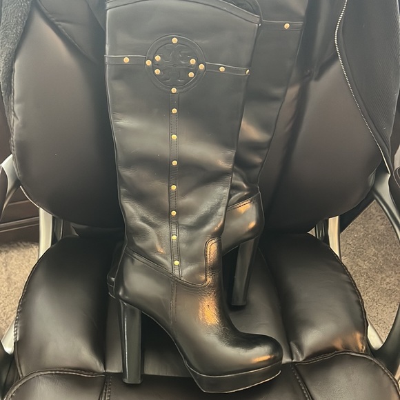 Tory burch black leather logo platform knee high boots pre-own zips fine no box - Picture 3 of 8